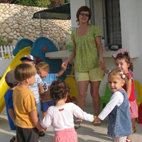 Zabawy na dworzu w CRDZ Wesoły Uśmiech